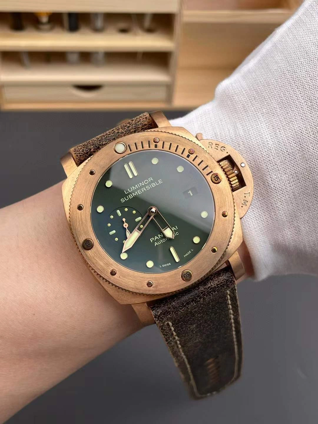 CBD Factory Panerai Submersible 47mm1950 Matte Olive Green Dial Bronzo Bezel Brown Leather Strap (PAM00382)1:1 Super Clone – DDP.9000 Movement Seasonal 392